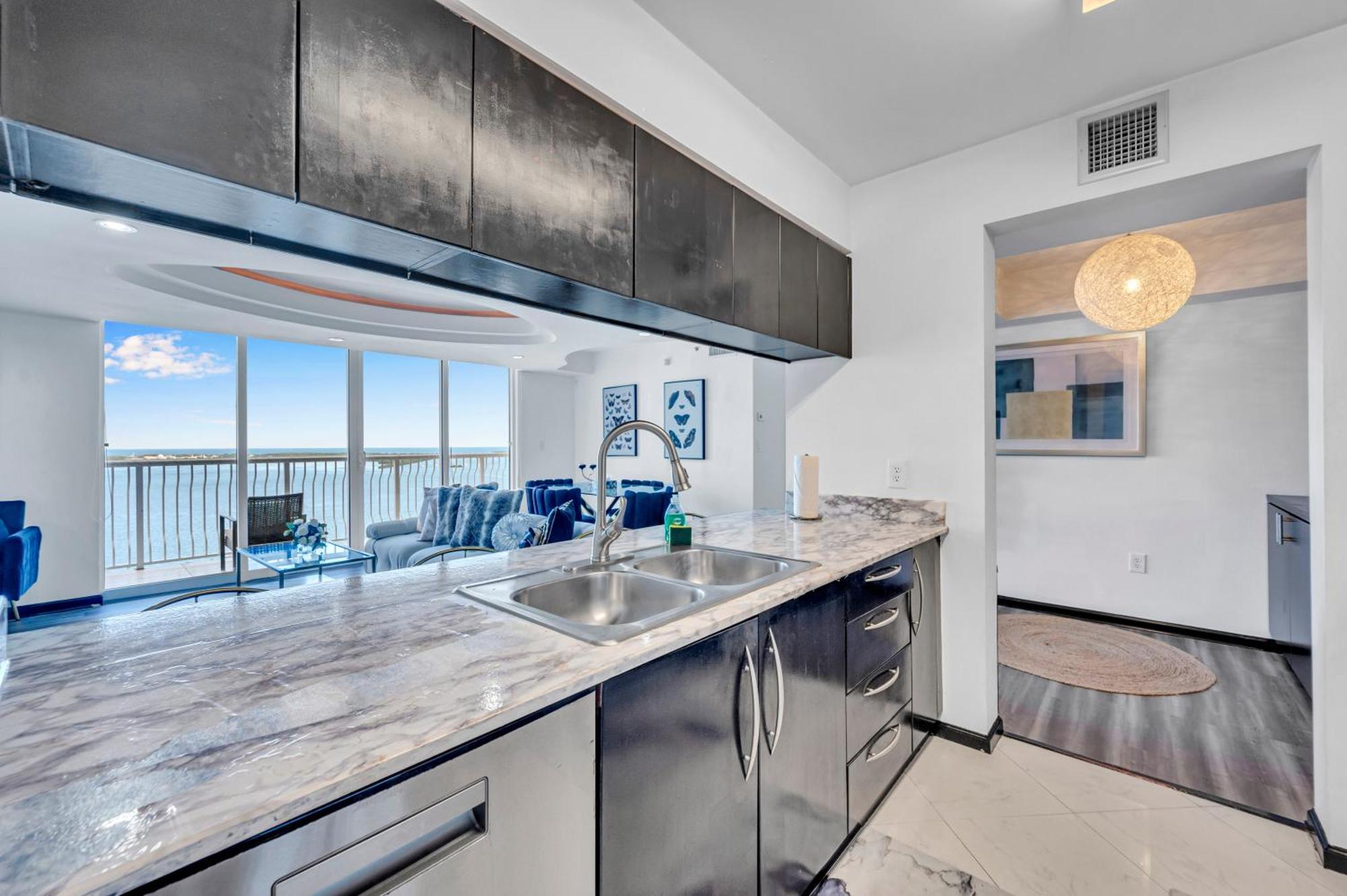 Brickell Ocean View 2 Bed 2 Bth Free Parking Apartment